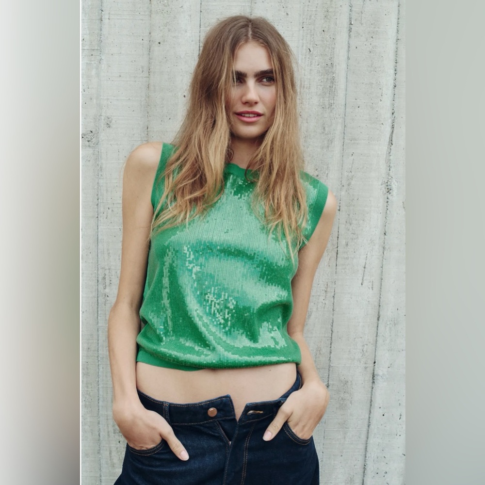 ZW Round neck tank top. Sequin appliqués.